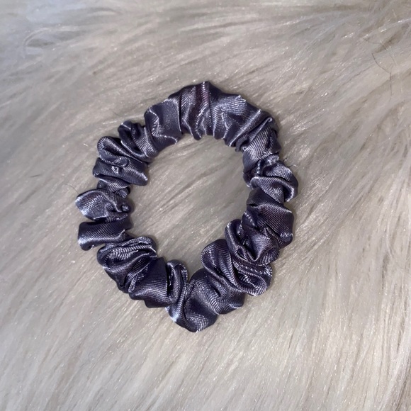 ✨Scrunchie Set ✨ - Picture 3 of 6